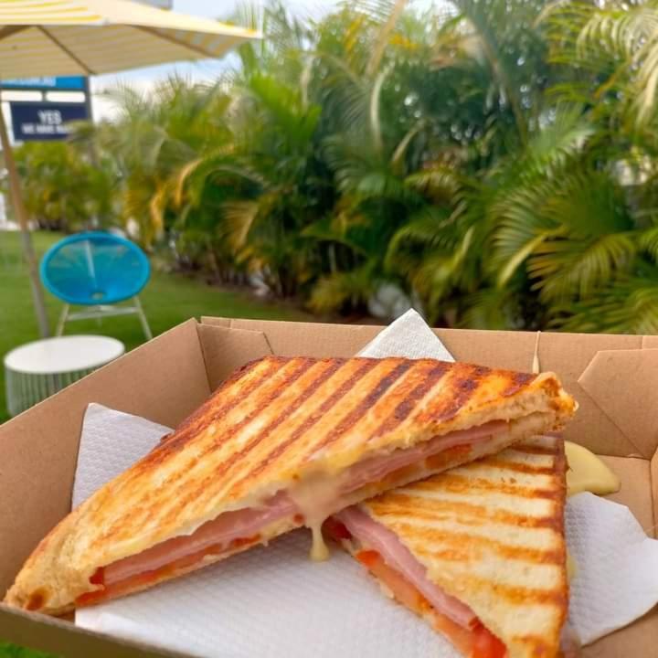 The Cubana Ballina Bagian luar foto
